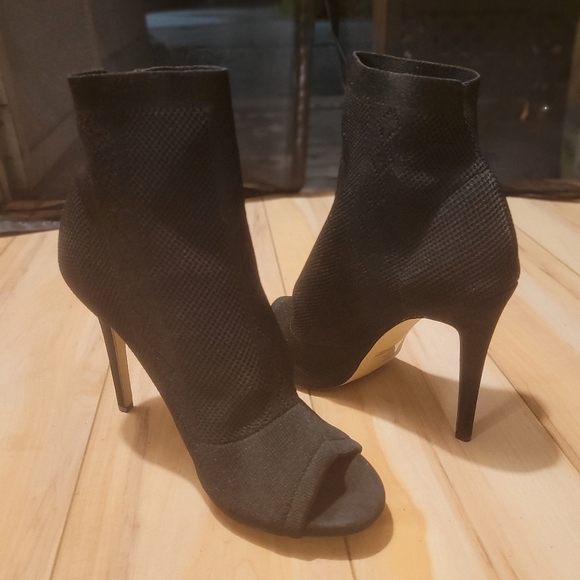 NWOT Anka Ankle Knit Booties In Black Heels - Picture 10 of 16